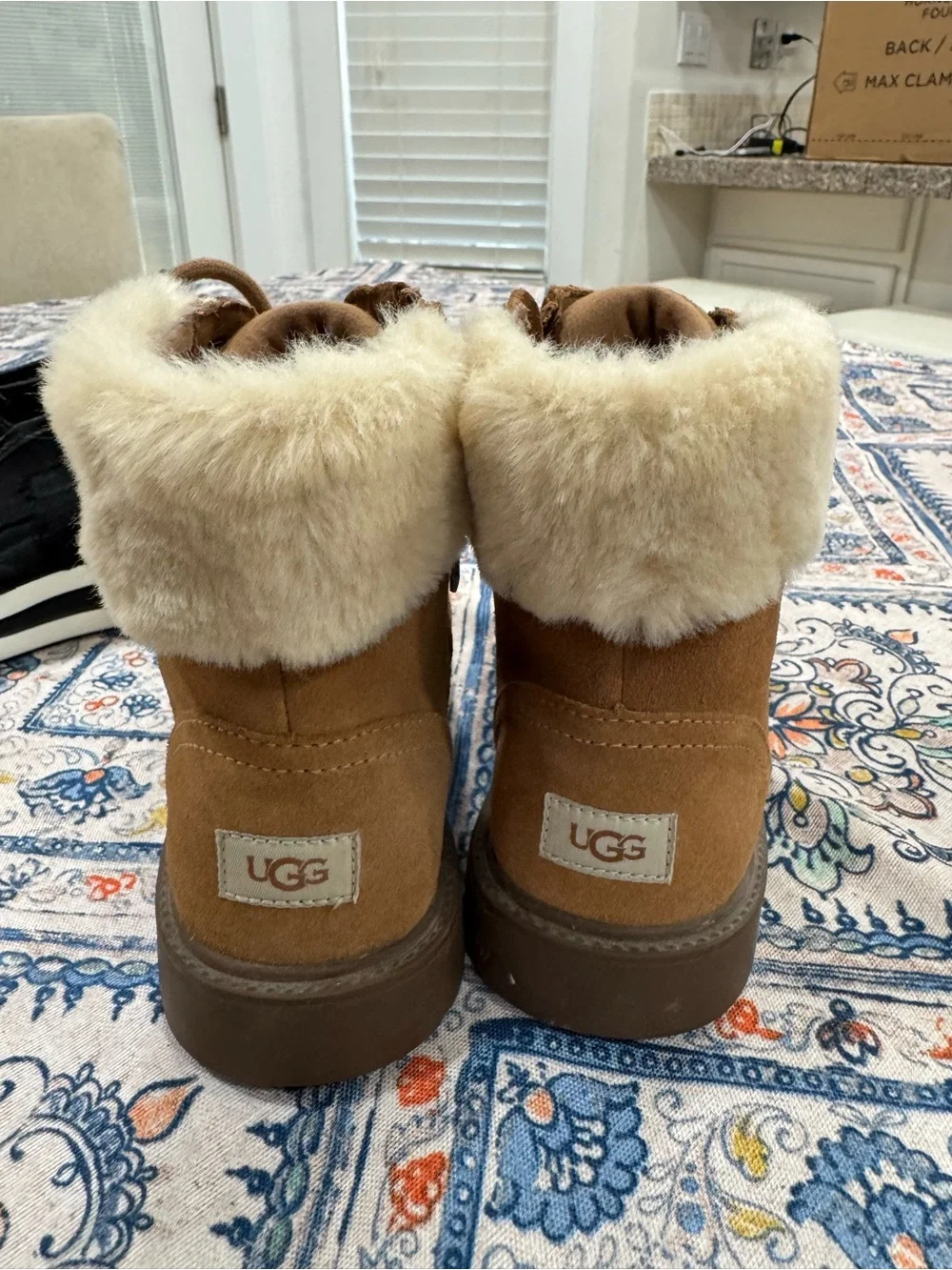 UGG Kids Chestnut Faux-Fur Lined Lace-Up Ankle Boots